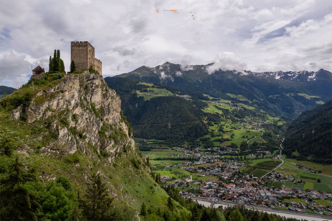 Burg Laudeck in Ladis in Tirol, Österreich Burg Laudeck in Ladis in Tirol, Österreich