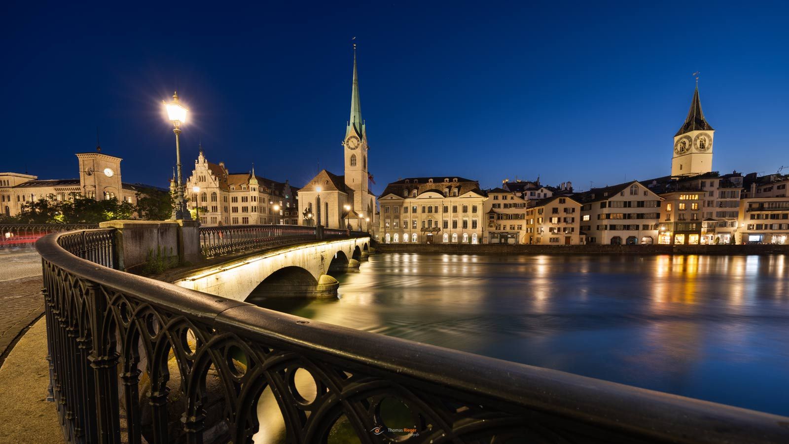 Blick Münsterbrücke und Fraumünster in Zürich Blick Münsterbrücke und Fraumünster in Zürich (421_MG_3396)